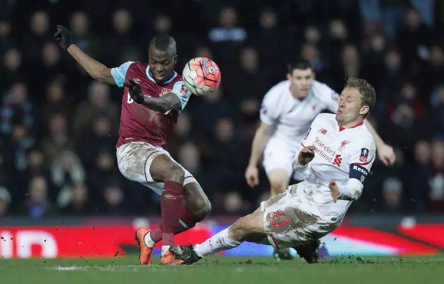  西汉姆联客场逼平曼城，铁锤帮展现顽强斗志