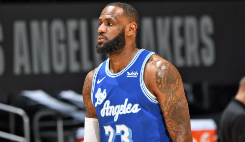  湖人,詹姆斯狂砍45分率队逆转胜掘金