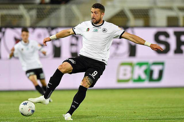  斯佩齐亚换帅如换刀，保级大战重燃希望  